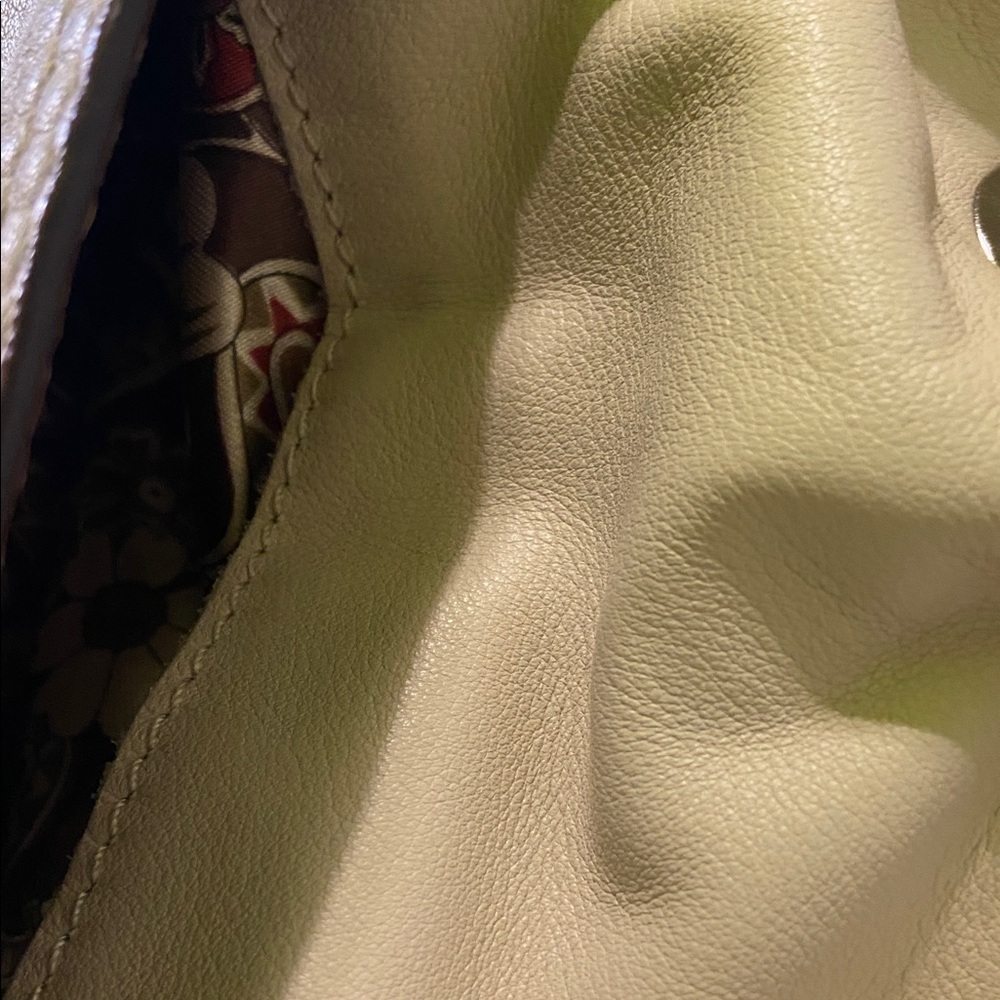 Clark Purse - Picture 9 of 10